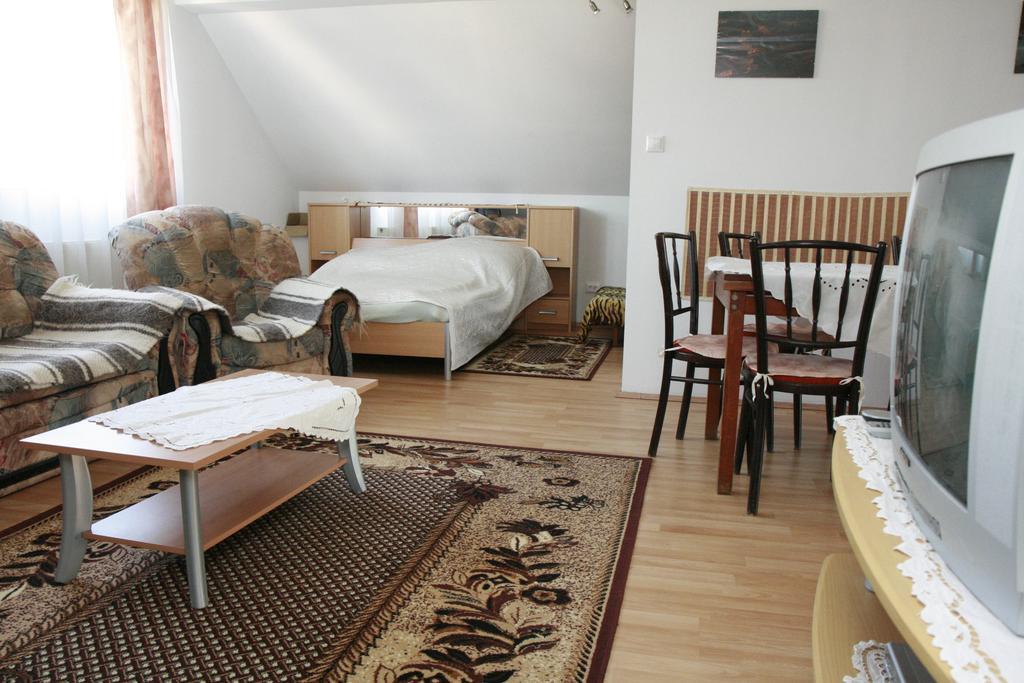Apartment Kata Štúrovo Eksteriør bilde